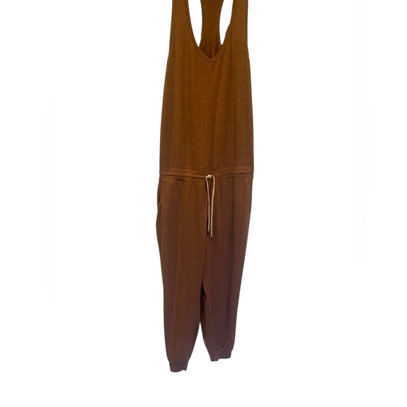 Vuori lux jumpsuit Size M - Picture 1 of 6